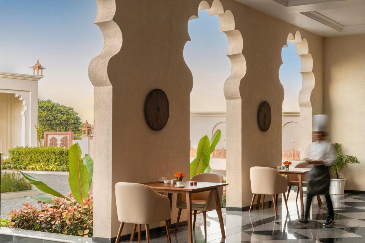 Uday Palace Navsari, A Member Of Radisson Individuals Kültér fotó