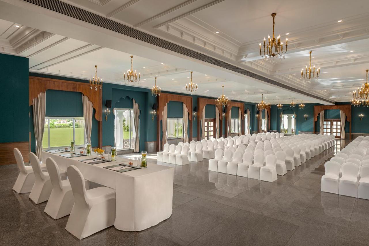 Uday Palace Navsari, A Member Of Radisson Individuals Kültér fotó