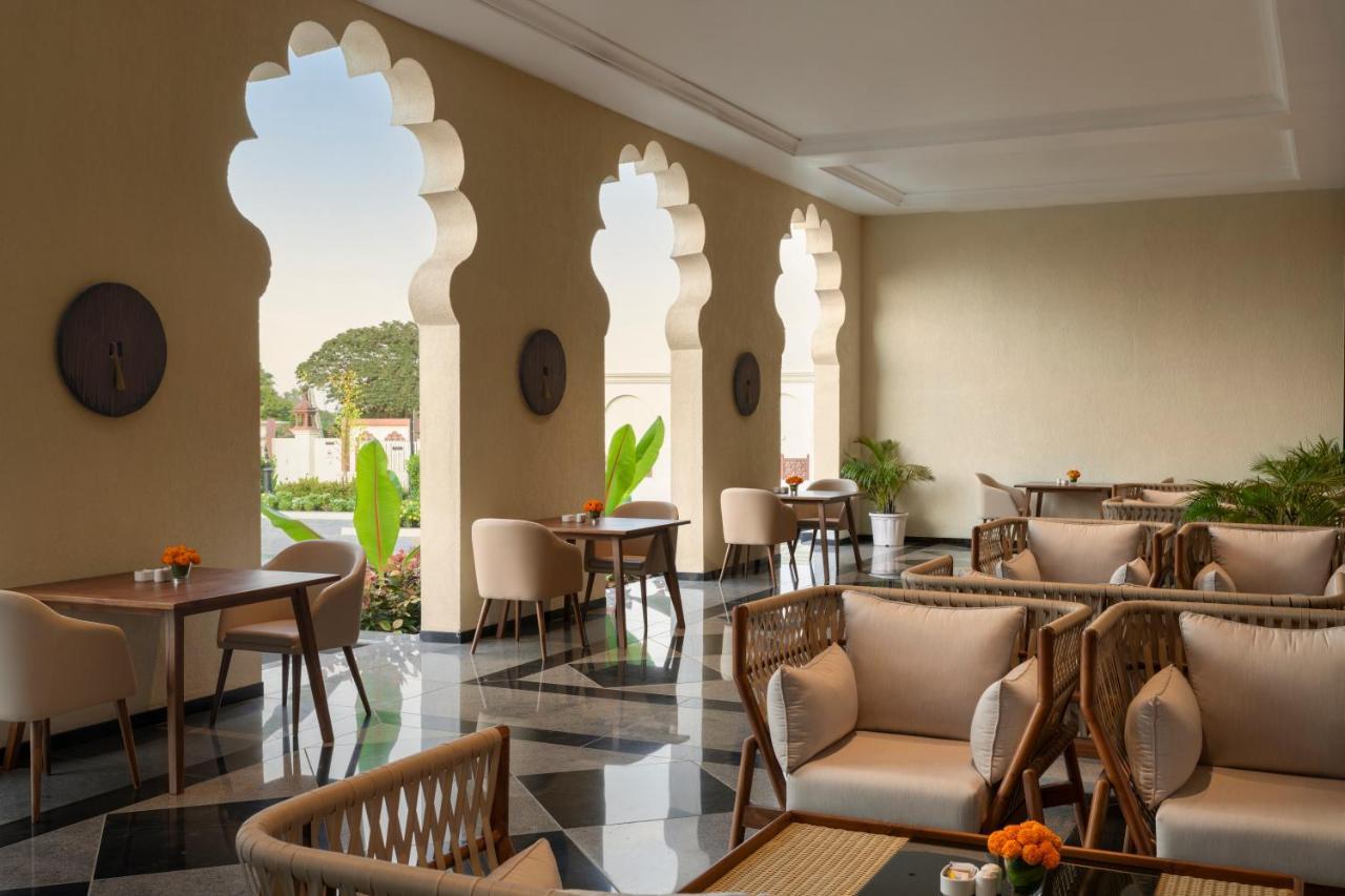 Uday Palace Navsari, A Member Of Radisson Individuals Kültér fotó