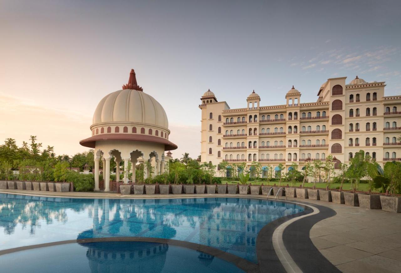 Uday Palace Navsari, A Member Of Radisson Individuals Kültér fotó
