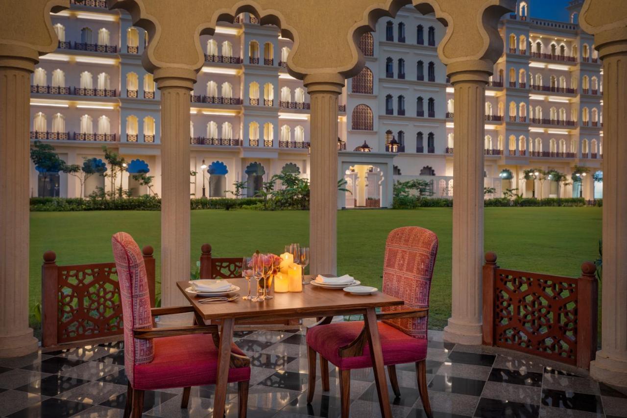 Uday Palace Navsari, A Member Of Radisson Individuals Kültér fotó