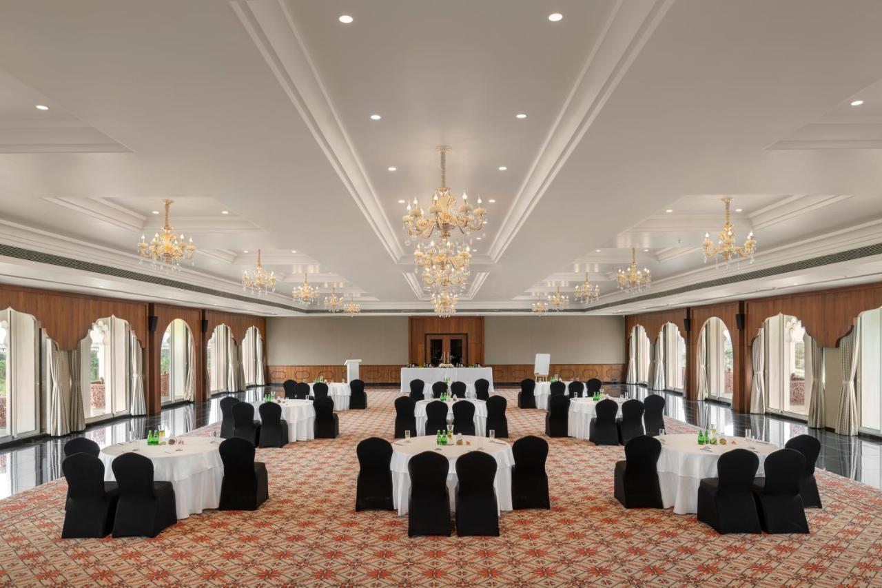 Uday Palace Navsari, A Member Of Radisson Individuals Kültér fotó