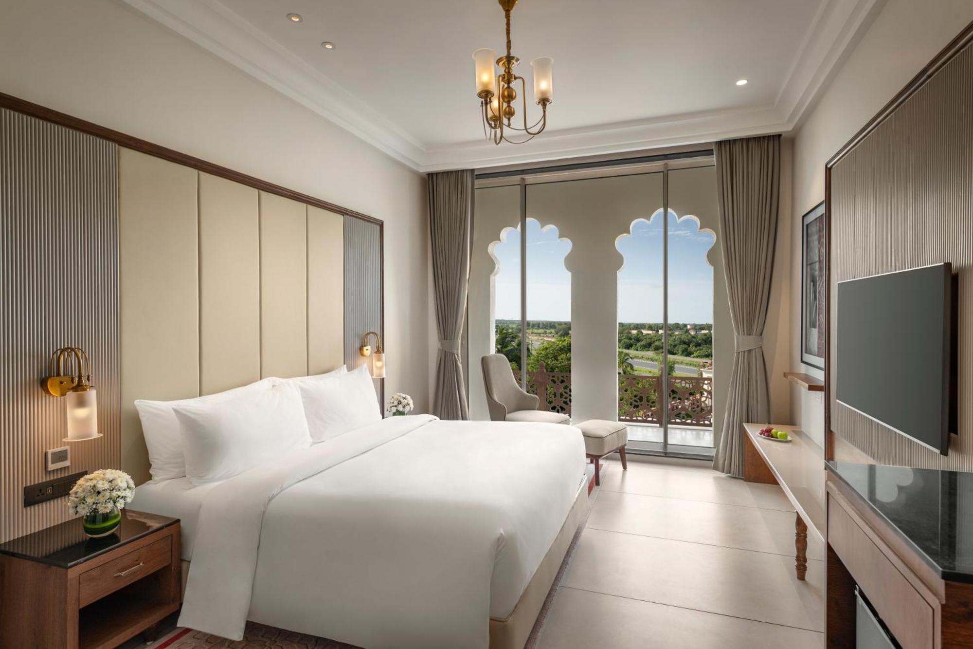 Uday Palace Navsari, A Member Of Radisson Individuals Kültér fotó